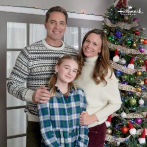 Rachel Boston Instagram - Tonight! 8/7c @hallmarkchannel 🎄❤️ ‘Tis the season! If you missed the cookie movie mystery, join us tonight! Christmas comedy and lots of cookies 🤗 #AChristmasCookieCatastrophe Merry Christmas!!!