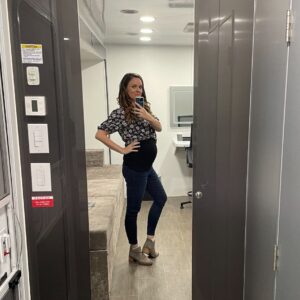 Rachel Boston Instagram - Working on two very special projects ☺️ Thank you to everyone who continues to hire and support women throughout pregnancy. Taking baby girl to work has been incredibly special!