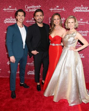 Rachel Boston Instagram - Merry Countdown to Christmas!!! ❤️❤️❤️ Still smiling from this incredible night with the hard working, kind, inspiring team @hallmarkchannel . Thank you for having me! I love my job, and I love this family so very much! Excited for you all to see this years lineup. Best year yet!!! ☺️ #countdowntochristmas @hallmarkchannel #wonyalucas @lisahdaly @mrsjp24  @candicemeghan @i_am_sweet_sam @pennyperrydavis @taterasme @anniehowellpr @shainaraejulian @wranglerplansaparty @poperandy @camden.simmons @angelamegrey @therockettes @radiocitymusichall