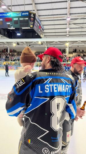 Rachel Hunter Instagram - Congratulations Liam! 🍾 the training,  the stinky hockey gear, try outs, games, tears, sweat, all for the love of the game. Must have felt amazing ! 
The sweetest part of this is you get to carry your son Baby Louie out with you on the ice with you and your team. So happy Dad was there with you! I Love you @discostew94 

Took a while to get a pic from you! Hahaha 🤪