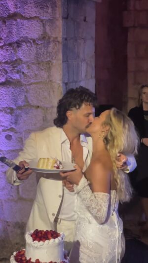 Rachel Hunter Instagram - Mr & Mrs Stewart 💒 @discostew94 @nicoleartukovich 
Literally no words other than 🙌🏽high vibe energies 🙌🏽 when two families and friends come together to celebrate this incredible union. 
I haven’t stopped crying with tears of happiness. 
I’m so lucky to have you @nicoleartukovich as my Daughter in Law. As well as your family and incredible Mum @tinaartukovic . 🤍