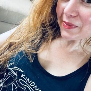 Rachel Miner Instagram - Loving my new limited edition @randomactsorg kindness attire! Wishing all a beautiful #EarthDay and beyond, may we care for our home and one another with deepest love and compassion always 💙🌎 https://randomacts.threadless.com/collections/world-kindness
