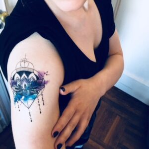 Rachel Miner Instagram - #TBThursday Days spent drawing on my body. Love seeing these symbols every day- Reminders that we can transmute mud into purest beauty, our very essence is compassion and to always, fearlessly, express truth with precision and clarity.
Thank you @drag_ink for doing such beautiful work .