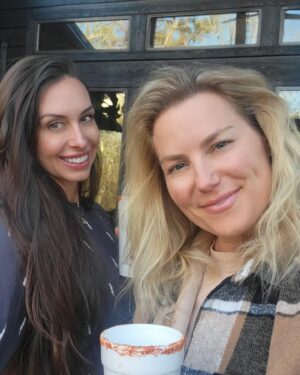 Rachel Reynolds Instagram - il est cing heures tout le temps 

#fattuesday