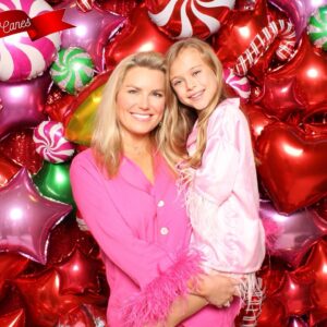 Rachel Reynolds Instagram - Champagne, candy canes & bubble gum.  What a fun night!! Thank you @lexiewoodardpolito for always keeping it magical for our girls 💖 …… and us mommas 😘
