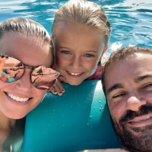 Rachel Reynolds Instagram - Soaking up the last days of our summer break ☀️😎