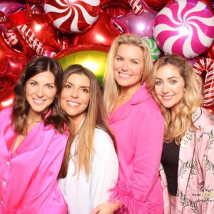 Rachel Reynolds Instagram - Champagne, candy canes & bubble gum.  What a fun night!! Thank you @lexiewoodardpolito for always keeping it magical for our girls 💖 …… and us mommas 😘