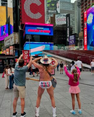 Rachel Reynolds Instagram - Ruby’s first time in the Big Apple!  David announced the Dodgers vs Yankees games so Ruby and I decided to tag along.  A couple of her favorite things to do were @thebeastnyc & @colorfactoryco  and Yankee Stadium is magical!
