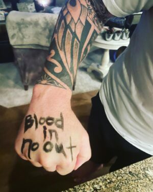 Rachel Van Dyken Instagram - When husband just had clutch mode all day long helping me. So good. Blood in no out?! We aren’t here to play, been writing mafia for over 13 years and things just got serious 🤣 link to merch in bio and enjoy Nate’s drawing. Apparently, this is what we do now on a Saturday. We go hard 🍷