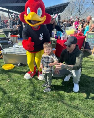 Rachel Van Dyken Instagram - Photo Dump from Easter week/weekend. 
So thankful for family and friends. 
Took around ten days off but getting slowly back on social media, don’t expect miracles though 😂