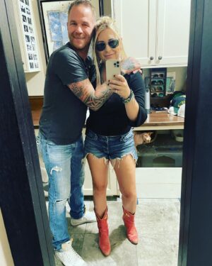 Rachel Van Dyken Instagram - Anniversary dinner started out a bit rough 😂 it’s Monday so everything closed early…but, after a random stop at a bar where we thought they served food a customer and the bartender found out it was our anniversary and started helping us call around. 
Nicest guy ever even bought us a shot and found a place for us to eat. Both me and Nate were so tired we clearly needed more emotional bandwidth to help us come up with a plan. 
Special thank you to @garibaldis.gc for being so freaking sweet and accommodating as we scarfed down food so you could close. Truly the best staff ever, I’m sure they were astonished how fast we ate and bounced but we’ve both worked in customer service and we’re like pick a food, order it, go so they can go. #boiseidaho #idaholife #rachelvandyken