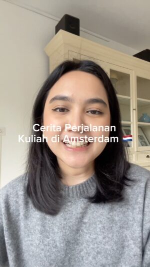 Rachel Amanda Instagram - Beberapa orang nanya sama aku, bahkan teman sendiri: kenapa lanjutin kuliah lagi dan di luar negeri?
	
Yes, walaupun dalam perjalanan banyak keraguan, ada gagalnya, dan banyak mellownya juga 🤣, akhirnya aku berhasil wujudin study abroad di kampus yang aku inginkan 😊

Buat kamu yang mau wujudin mimpi kayak aku dan ga tau harus mulai dari mana, tenang sekarang ada @Schoters! 

FYI, ada banyak info jurusan, kampus, hingga tips lolos beasiswa luar negeri yang bisa kamu dapetin secara GRATIS di sana. Yuk #ShowYourDream dengan follow @Schoters sekarang!