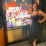 Rachel Bloom Instagram - Seth Meyers has always been so exceedingly kind and supportive and tonight I get to be on @latenightseth in a pleather dress to talk #Deathletmedomyshow and #Julia⁣⁣ ⁣⁣ Stylist: ⁣@arieltunnell Hair:⁣ @creightonbowman ⁣ Makeup: ⁣@quinnmurphy ⁣ Dress: @anthropologie ⁣⁣ Shoes: @larrroude⁣⁣ Jewelry: @bondeyejewelry
