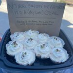 Rachel Bloom Instagram - Because AI also sucks at baking #strikebakeoff #wgastrike