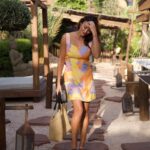 Rachel Legrain-Trapani Instagram - 3 looks qui sentent bon le 🌞 ( à défaut de l’avoir 😅😂) Vous préférez lequel, 1, 2 ou 3? 👇🏼 1. Robe courte colorée @soiparis , mules @jonak 2. Robe longue manche asymétrique @maison123_paris , cabas @massimodutti 3. Robe longue avec les manches bouffantes @sundress_official Produits offerts