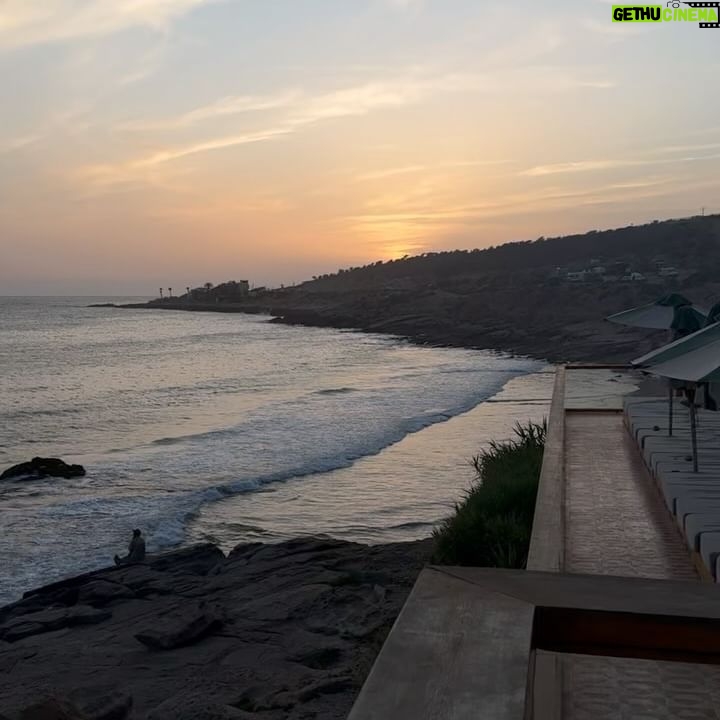 Rachel Legrain-Trapani Instagram - Dernière soirée de l’EVJF de ma @rachelstyliste 💕🌊 Pour les mariés et futurs mariés vous êtes partis où pour votre EVJF/H???