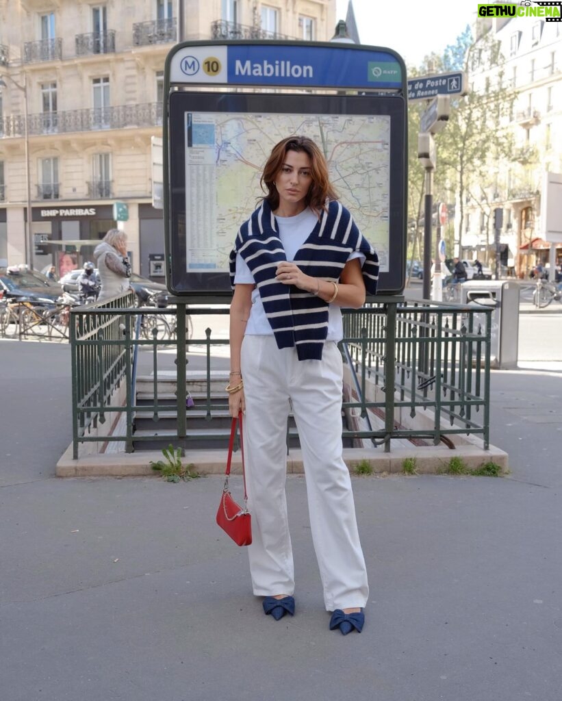 Rachel Legrain-Trapani Instagram - Paris Mood 💭 je passe le plus clair de mon temps rive droite quand je suis à Paris, mais gros coup de cœur sur rive gauche lors de mon dernier passage 🫶🏻 grosse journée tournage et événement aujourd’hui 👩🏻‍💻 & vous plutôt rive gauche ou rive droite ? #paris