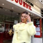 Rachel Legrain-Trapani Instagram - Vais-je survivre à cette semaine de fou? 😂 Ce week end c’est ma première au théâtre! Je ressens un mélange d’excitation et de peur… 🙈 c’est quoi vos tips pour destresser ?
