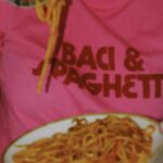 Rachel Legrain-Trapani Instagram – Fière de mes origines italiennes , baci & spaghetti ça pourrait être carrément ma philosophie 🇮🇹🍝
Et vous vous avez des origines? 
(pour les puristes on voit bien que ce sont des linguine ahaha mais il n’y avait que ça au room service) #pastalovers