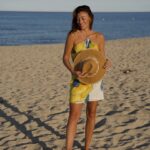 Rachel Legrain-Trapani Instagram - Méditerranéenne 🌊🌞 Plus les années passent et plus j’ai besoin de retrouver mes racines pour me sentir heureuse … et bien évidemment rester dans les bras de mon amoureux ( dernières photos ❤️‍🔥😂) Je rêve de mer, d’oliviers et de soleil … 🙏🏼