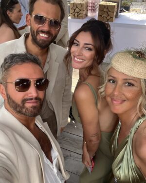 Rachel Legrain-Trapani Instagram - On a célébré l’Amour ce week end et c’était beau, fort et émouvant ♥️
Félicitations les amis @rachelstyliste @emilienmalbranche 🫶🏻Merci pour ces moments magiques et inoubliables 🥹♥️
( je vais mettre la semaine à m’en remettre par contre 🤪)
#wedding #bestfriend #love