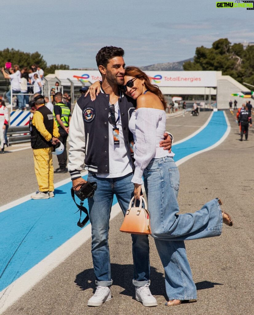 Rachel Legrain-Trapani Instagram - Pellicule photos de notre merveilleux week-end dans le sud de la France sur le circuit du Castellet pour les 4h du Castellet avec @guess 🩵 @kessel_ch 📸 @franckmenegaux