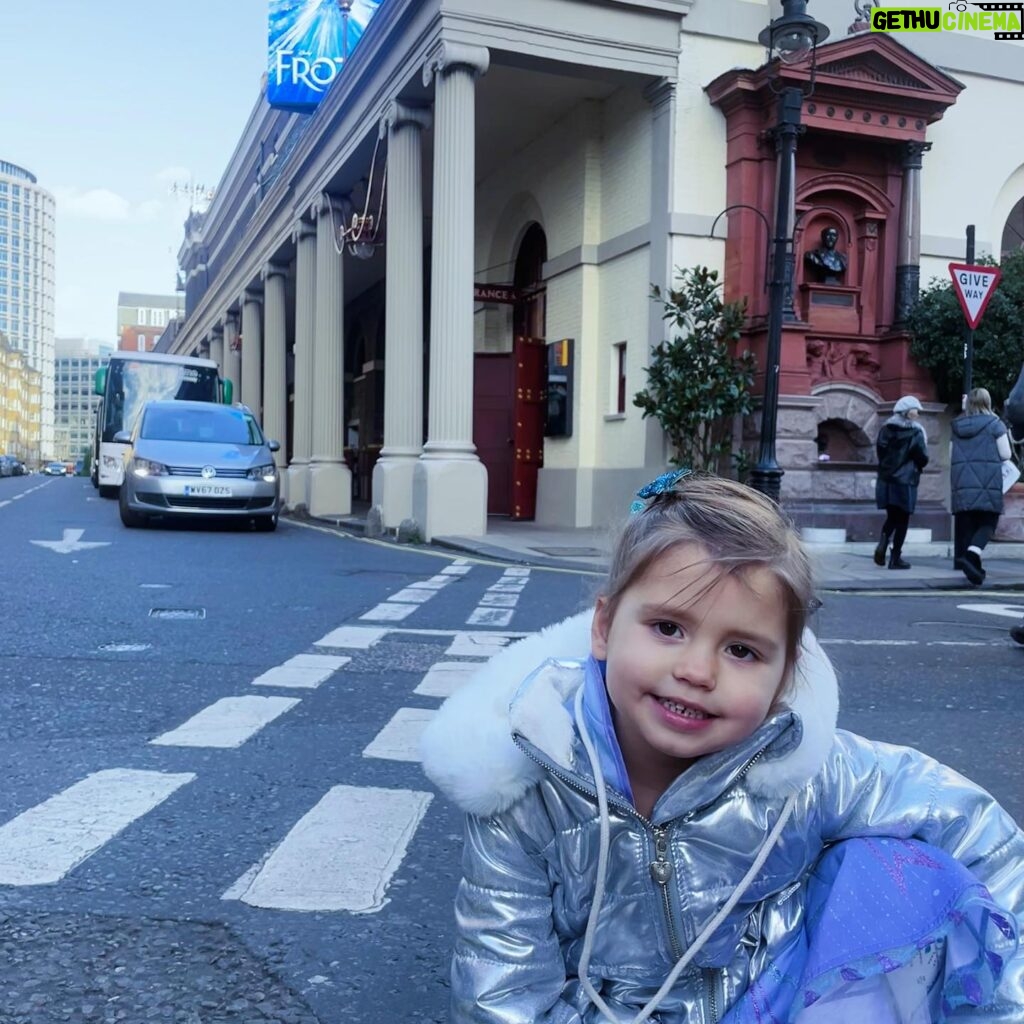 Rachel Riley Instagram - It’s now been 4 years since @pashakovalev and I became parents… and so we are firmly in the Elsa/Frozen zone with this little girl! Just breathing a sigh of relief now all the birthday celebrations are officially done, and it’s time to get ready for Christmas 🙈 Massive thanks to the brilliant Elsa (@leanneburkinshaw12 @poptopeventsuk) and amazing face painter @nirjarahoney for Mave’s little party. We took her to see @frozenlondon at the theatre in Covent Garden yesterday and wow, what a production, just incredible 😍 These last 4 years have flown but we’re enjoying the ride so much. (Also thanks to @babymoriofficial for her Xmas PJs gift from them amongst these pics) #4thbirthday #elsa #frozen