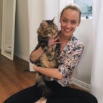 Rachel Skarsten Instagram - With a very heavy and quite frankly broken heart I said goodbye to my sweet Magnus yesterday. Anyone who follows me here is probably an animal lover so you know that pets can become more than just pets, they become family. Magnus was with me through many ups and downs, moved 6 times with me, made me smile/laugh every day even when I was sad, and from the minute I brought him home from the shelter he made himself right at home in my heart and life. Saying goodbye is inevitable when you have a senior animal, and it’s painful but so worth it. Thank you for adopting me Mags, there will only ever be one cat like you and I’m so grateful you spent your golden years with me.