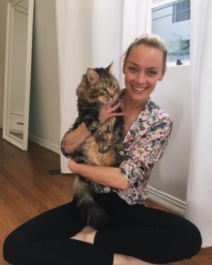 Rachel Skarsten Instagram - With a very heavy and quite frankly broken heart I said goodbye to my sweet Magnus yesterday. Anyone who follows me here is probably an animal lover so you know that pets can become more than just pets, they become family. Magnus was with me through many ups and downs, moved 6 times with me, made me smile/laugh every day even when I was sad, and from the minute I brought him home from the shelter he made himself right at home in my heart and life. Saying goodbye is inevitable when you have a senior animal, and it’s painful but so worth it. Thank you for adopting me Mags, there will only ever be one cat like you and I’m so grateful you spent your golden years with me.