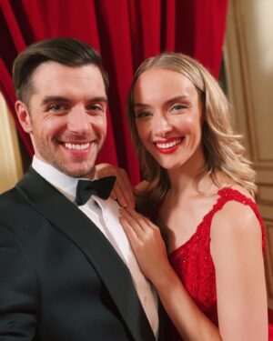 Rachel Skarsten Instagram - Since I admittedly did @littlespoonman a little dirty in the last photo 🤭 I thought I’d not only remind you how dashing he really is, (along with the rest of my darling cast) BUT also that tonight is the night, ‘The Royal Nanny’ premiers on @hallmarkchannel at 8/7c ❤️🎄