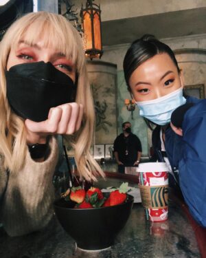 Rachel Skarsten Instagram - In honor of tonight’s mid-season finale (and because I’m fairly certain none of these are spoilers, but my track record is horrendous so who knows) here are my favorite behind the scenes snaps from our season 3 thus far ❤️🤡