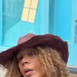 Rachel True Instagram - Baby blue daze 🦋 Happy Sunday 😘 #racheltrue