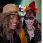 Rachel True Instagram - Día De Los Muertos on Olvera w/ 1 of my fav Grand Supremes 🖤 @fairuza 🖤 The whole thing was fabulous & the Aztec dancers- espectacular!!!! 😍💀 ⭐️Fairuza has a new Patreon, do check out & I have a tarot centric Patreon as well 🥳 at some point soon the 2 of us will actually get our podcast together🥳🤩🥳 #racheltrue #fairuzabalk #dayofthedead #olvera