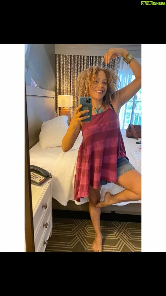 Rachel True Instagram - 💜Love Peace & Harmony & yes clearly I wanted to be a ballerina who rode horses when I was 5… alas 🩰 💃🏽 #clumsyballerina 💯 #racheltrue is in the south 🤩🌞🥳 (I’m more fun & post more often in my ig stories 😂)