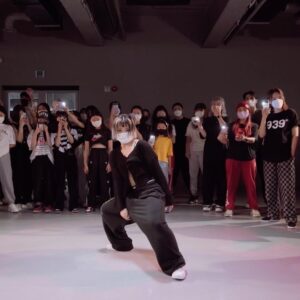 Rageon Instagram - @1milliondance 
차분한 무드도 좋아
by rageon