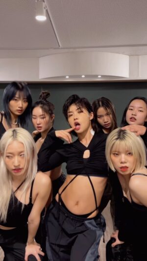 Rageon Instagram - 나쁜X HOOK💋 @nakedbibi