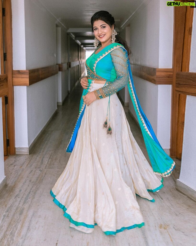 Raksha Raj Instagram - 💙🦚 . Designer : @lizcreationsboutique Photography : @vkphotography.cbe MUH : @zairmakeoverstudio Jewels : @orchidfashionstores . . #inauguration #vadakkenchery #picoftheday