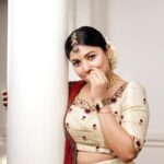 Raksha Raj Instagram - Happy Vishu 🤍✨ Makeup & Hairstyles : @abilashchickumakeupartist Styling : @tharunya_vk Costume : @thanuzbridalboutique Photography : @paper_plane_wedding #vishu #vishu2024 #traditional