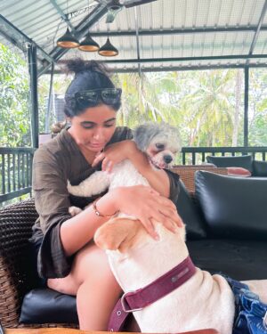 Rakshana Induchoodan Instagram - A therapeutic vacay❤️‍🩹🐾