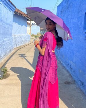 Rakshana Induchoodan Instagram - First day of Kavitha 🦋
With Hema 👯‍♀️
#bts 
#marghazithingal