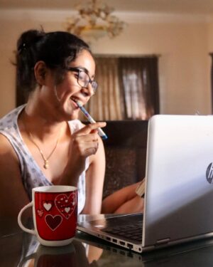 Rakshana Induchoodan Instagram - Dear diary, 
If the person who gave me the mug remember it..they will comment on this post 😌😛
Love mal❤️