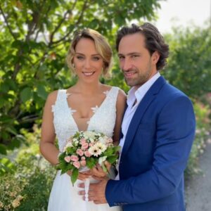 Ramóna Kiss Instagram - Trixi&Raja 
Végül ez a ruci lett a befutó.👰🏼‍♀️
@hazatalalsz @balintjasko