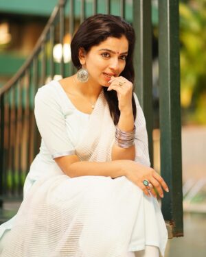Ranjitha Menon Instagram - Bright, white and feeling light!

@suhail_choyi_photography