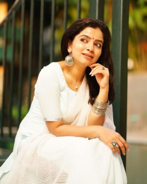 Ranjitha Menon Instagram - Bright, white and feeling light!

@suhail_choyi_photography