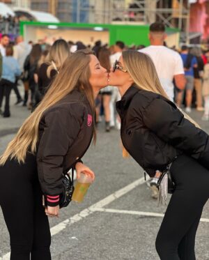 Raquel Jacob Instagram - 💃🏼Que dias incríveis como este, encontrem um jeito de se repetirem muitas vezes e por muitos anos suas arrombadas @catarina_jacob @maffcosta os momentos ao vosso lado têm mais valor, por conhecer a dor da saudade de não vos ter sempre por perto! #sisterhood💕