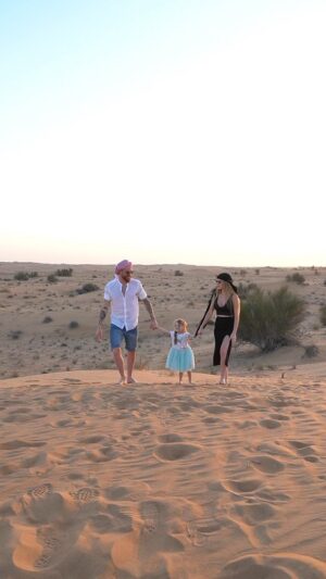 Raquel Jacob Instagram - FAMILY is not a thing is EVERYthing and also FRIENDS are the family that we chose!
#winterbreak #dubai Que semana Maravilhosa, internet escassa e fraca, o que levou a que só agora possa partilhar com vocês os registro de um Break na rotina no mínimo incrível, não só pelo país, pelo qual sou apaixonada, mas pela companhia que não poderia ter sido melhor e como eu costume dizer, nem sempre o local é o mais importante, mas as pessoas que estão connosco, que tornam inesquecíveis certas vivências!