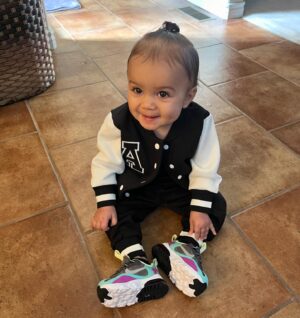 Raquel Pennington Instagram - Sunday vibes 😍🔥 she is just too cool 😎 #AlayahRose #daughter #happygirl