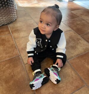 Raquel Pennington Instagram - Sunday vibes 😍🔥 she is just too cool 😎 #AlayahRose #daughter #happygirl