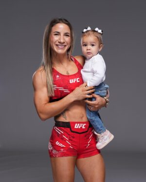 Raquel Pennington Instagram - SWIPE ⬅️ Being a mama is my absolute favorite 😍 so thankful for all the amazing women in my life. Happy Mother’s Day to all you moms out there or parents who pulled a double ❤️