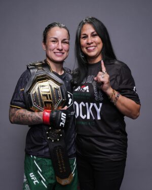 Raquel Pennington Instagram - SWIPE ⬅️ Being a mama is my absolute favorite 😍 so thankful for all the amazing women in my life. Happy Mother’s Day to all you moms out there or parents who pulled a double ❤️